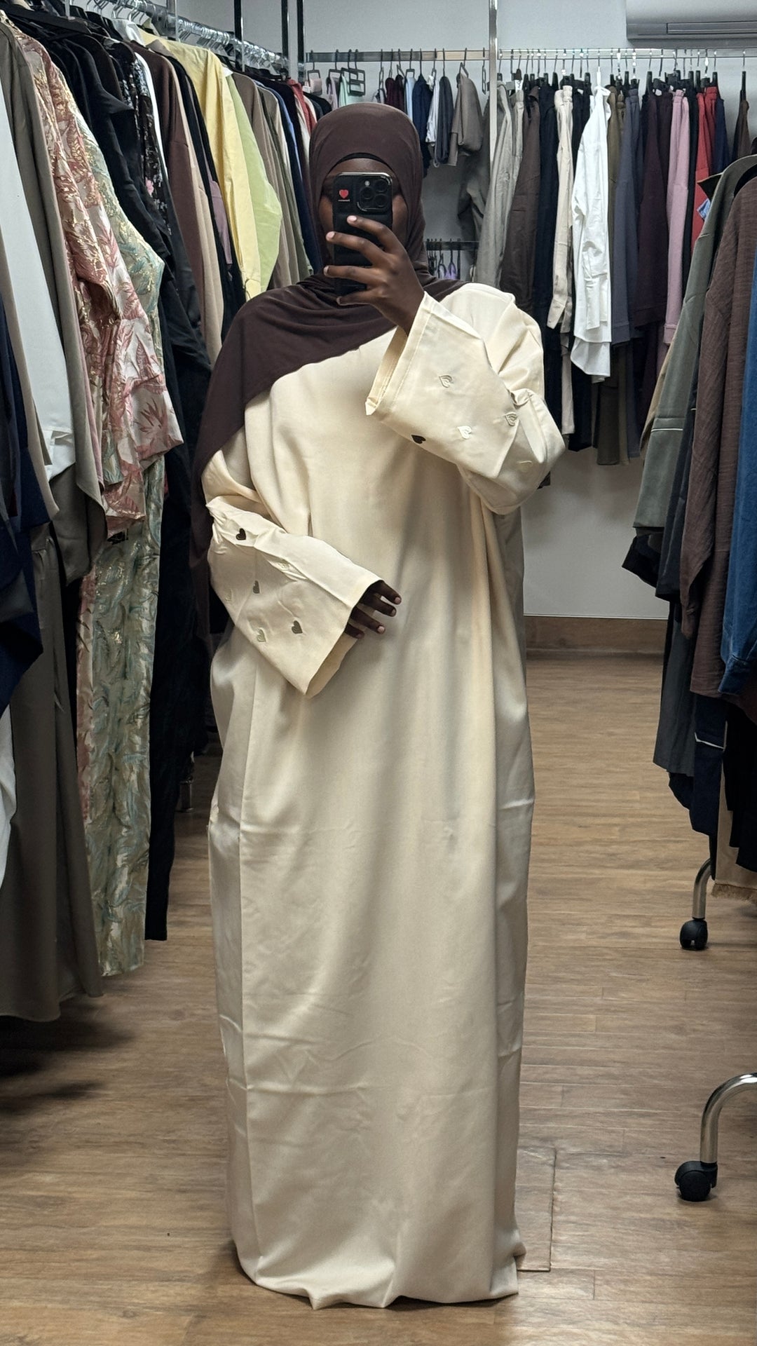 Heart-shaped patterned abaya