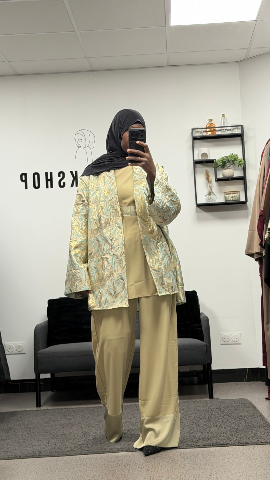 Kimono court brocard