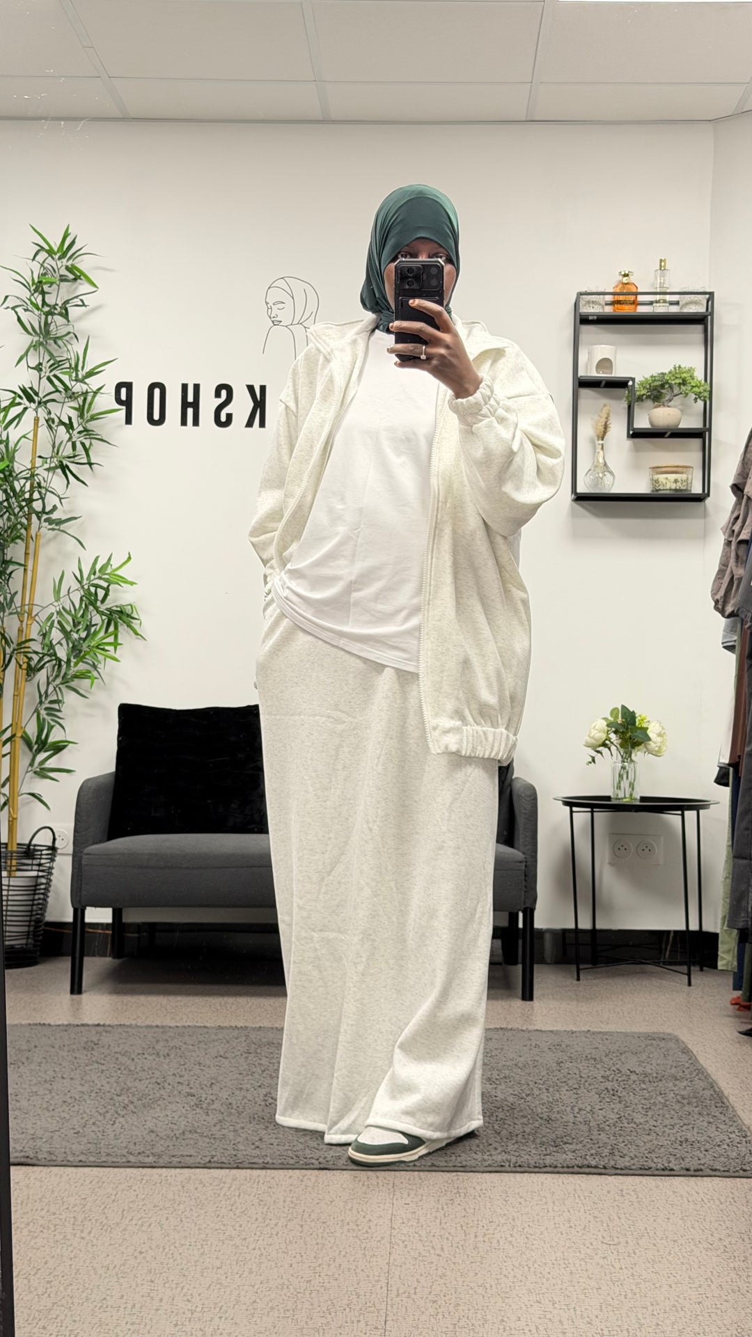 ENSEMBLE JOGGING TENDANCE JUPE