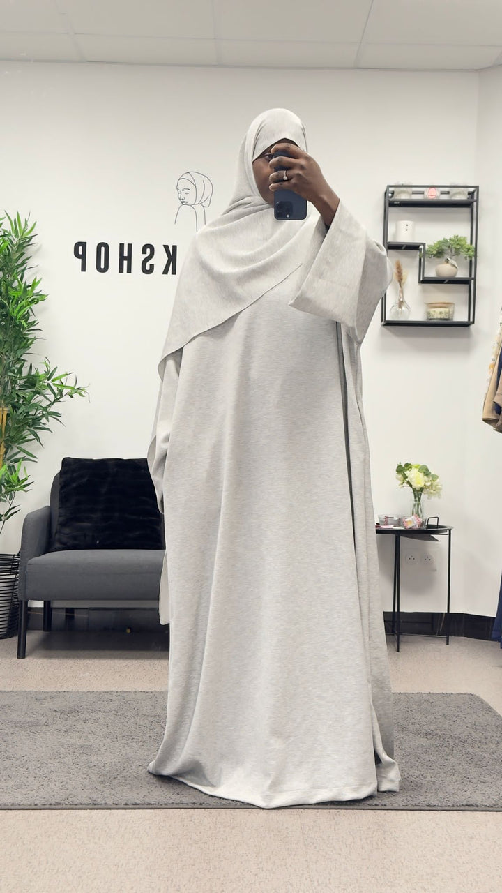 ROBE T-SHIRT & FOULARD